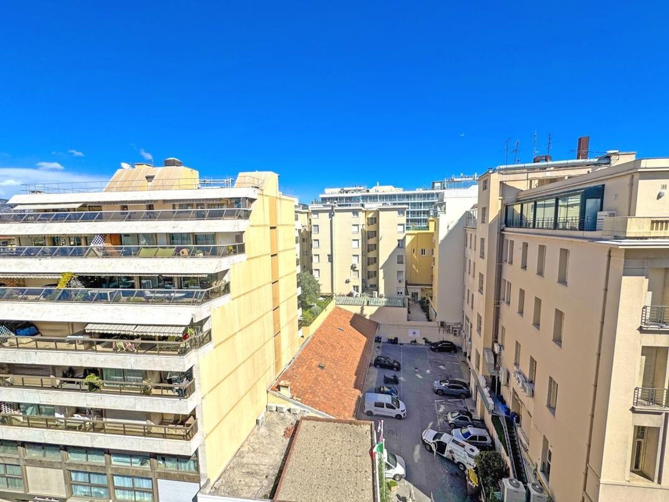 Property photo in Carre d'Or