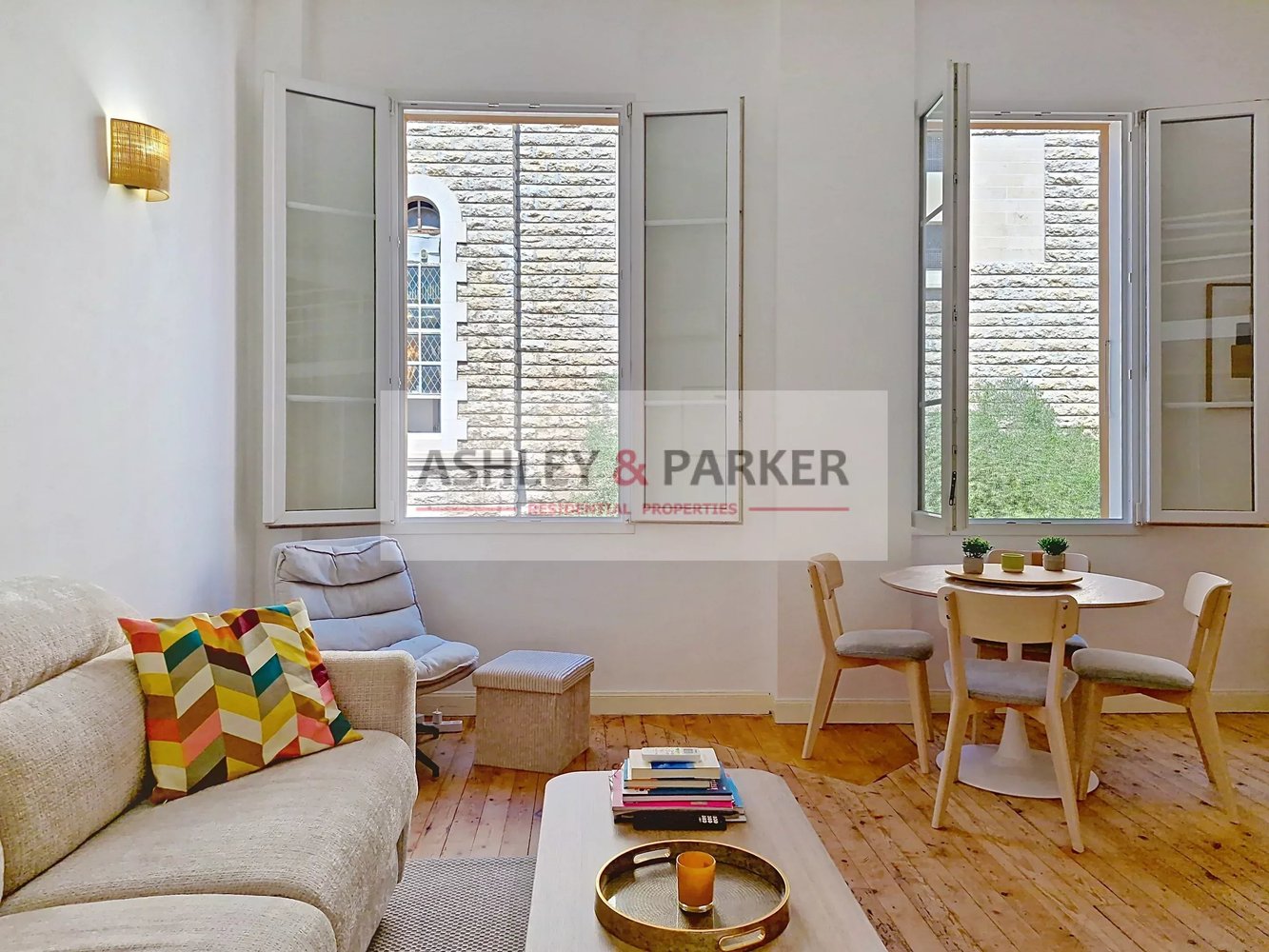 Property photo in Carre d'Or