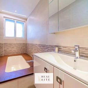 Property in Carre d'Or