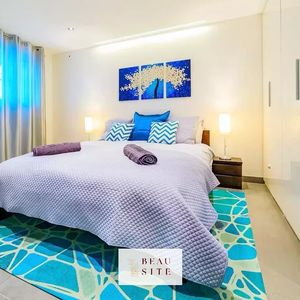 Property in Carre d'Or