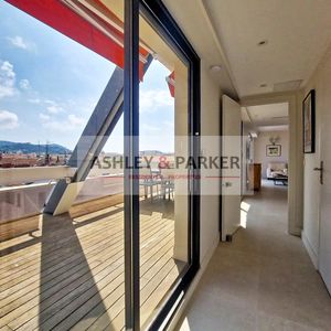 Property in Carre d'Or