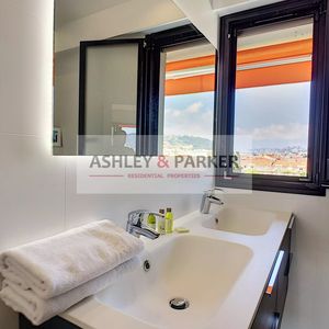 Property in Carre d'Or