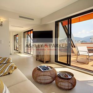 Property in Carre d'Or