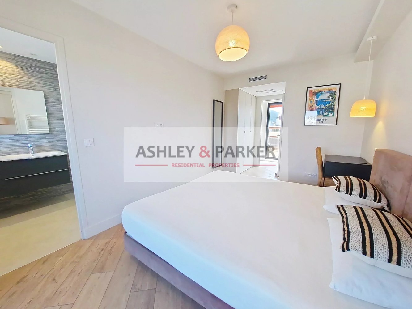 Property photo in Carre d'Or