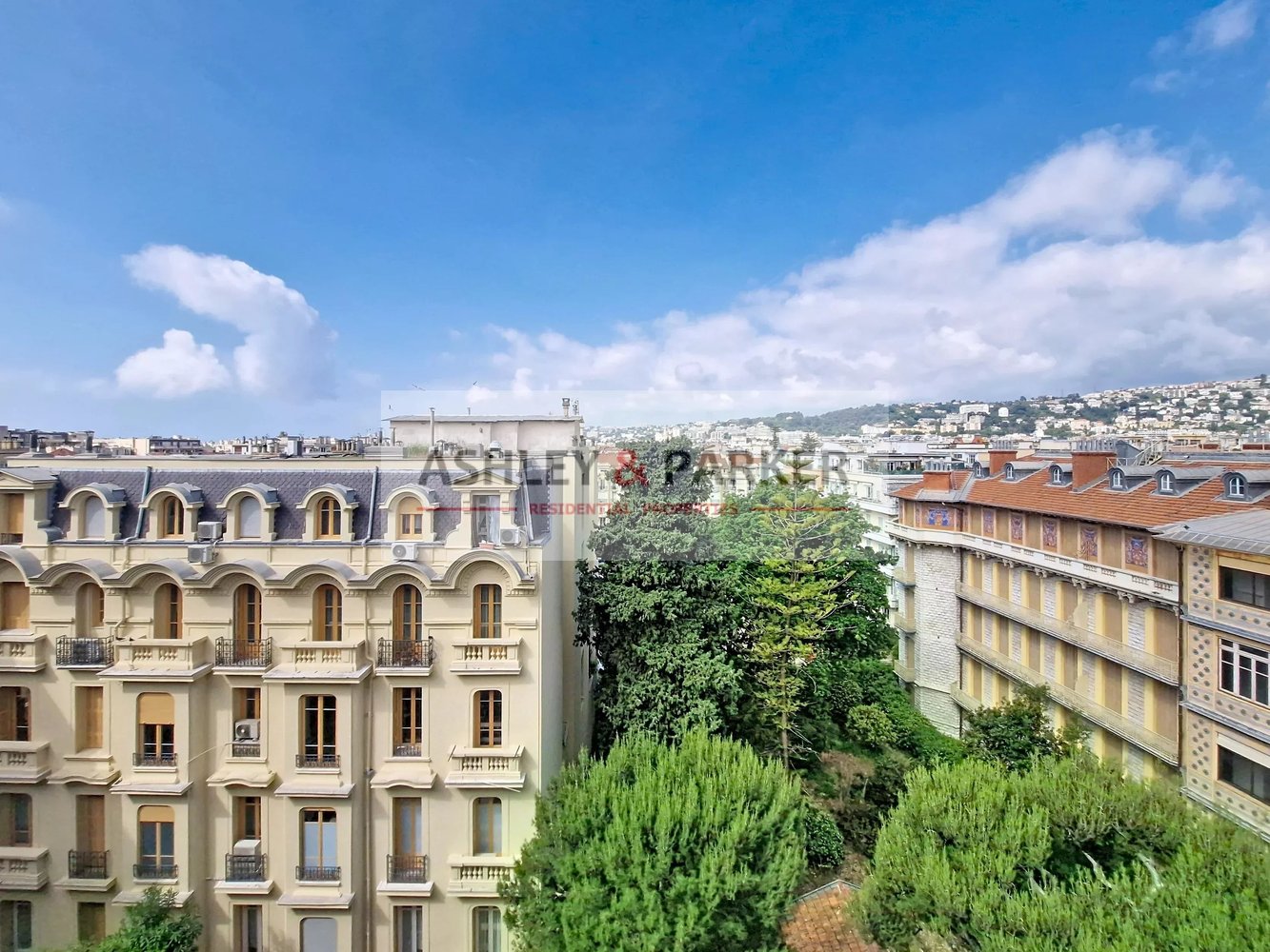 Property photo in Carre d'Or