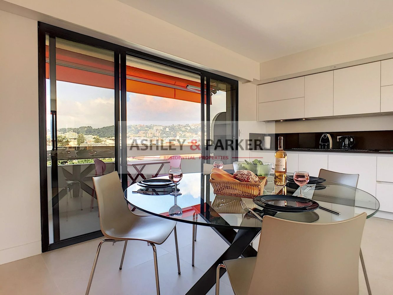 Property photo in Carre d'Or