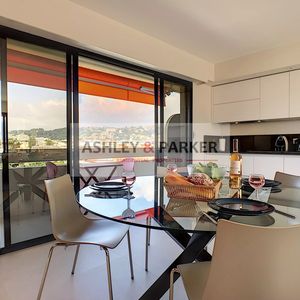 Property in Carre d'Or