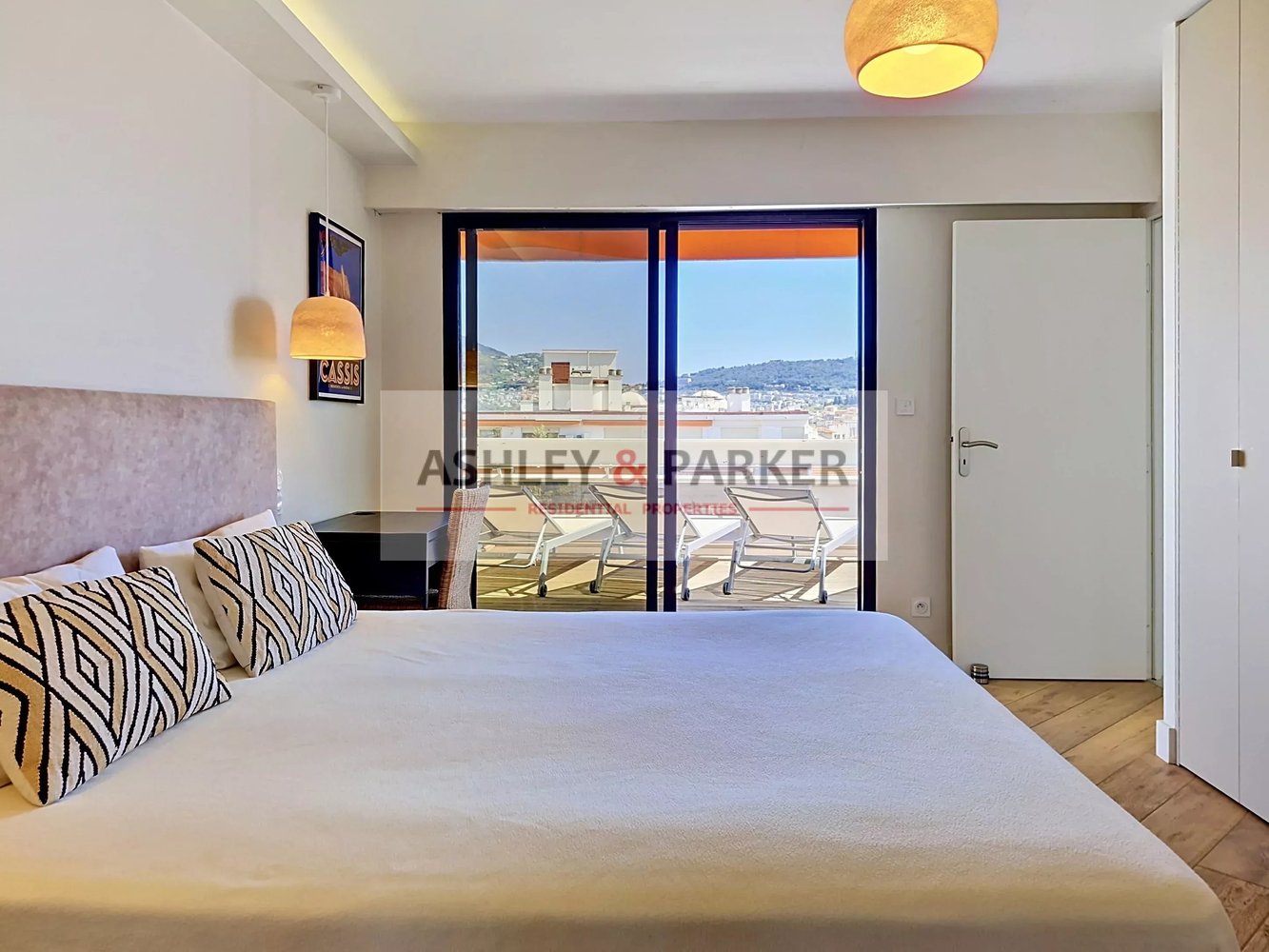 Property photo in Carre d'Or