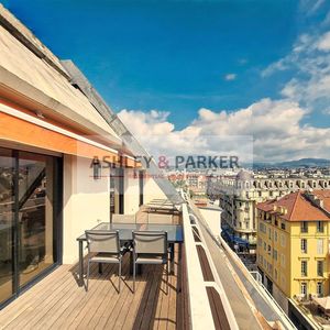 Property in Carre d'Or