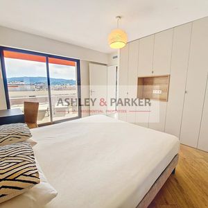 Property in Carre d'Or