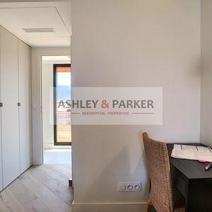 Property in Carre d'Or