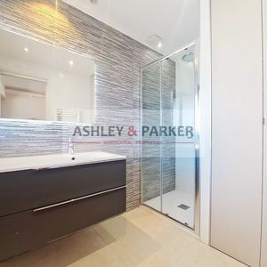 Property in Carre d'Or