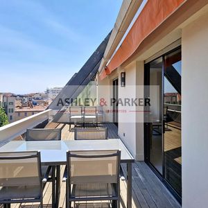 Property in Carre d'Or