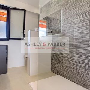 Property in Carre d'Or