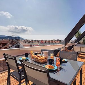 Property in Carre d'Or