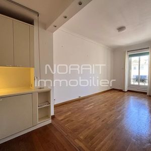 Property in Carre d'Or