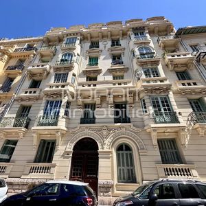 Property in Carre d'Or