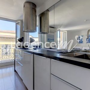 Property in Carre d'Or