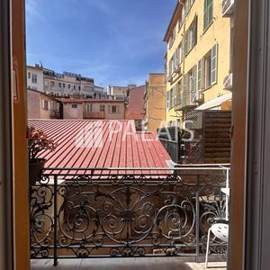 Property in Carre d'Or