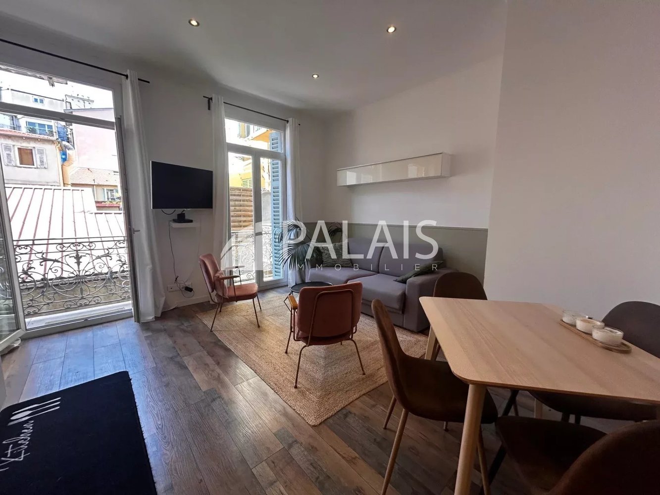 Property photo in Carre d'Or
