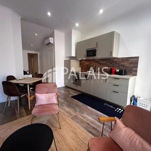 Property in Carre d'Or