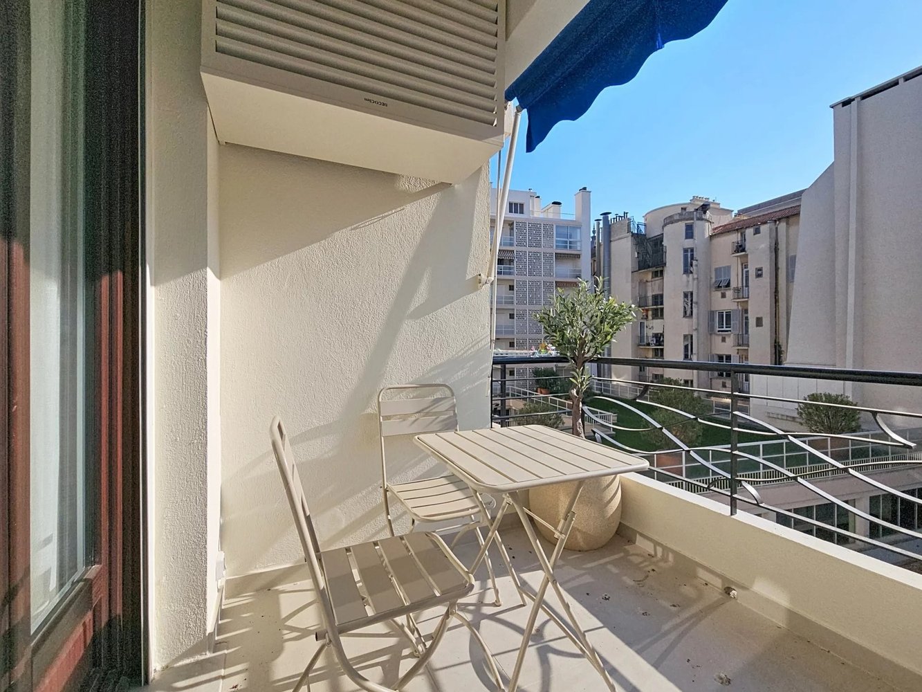 Property photo in Carre d'Or