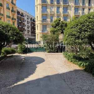 Property in Carre d'Or