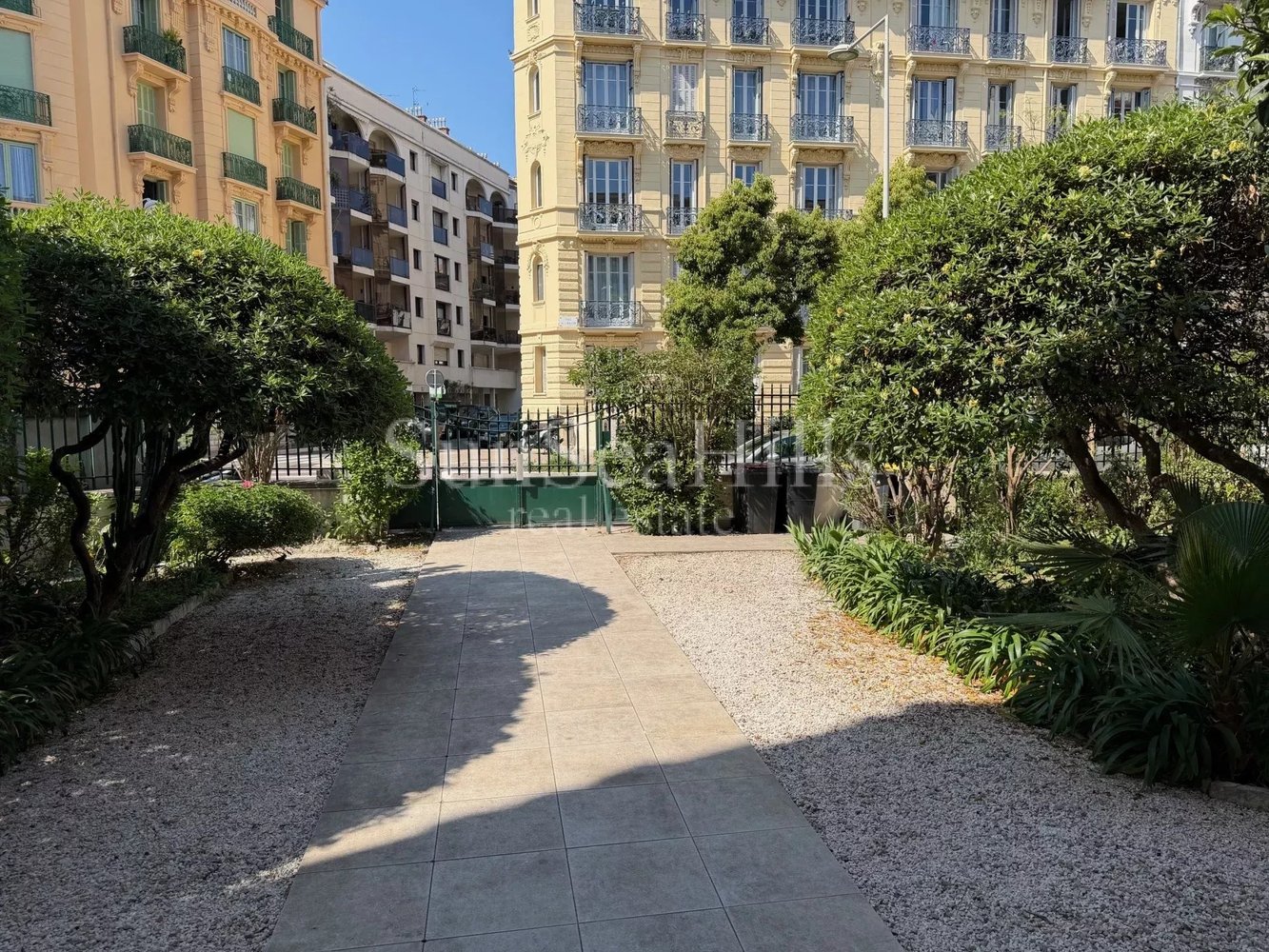 Property photo in Carre d'Or