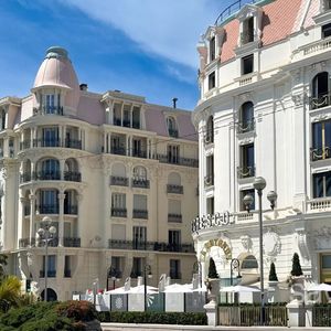 Property in Carre d'Or