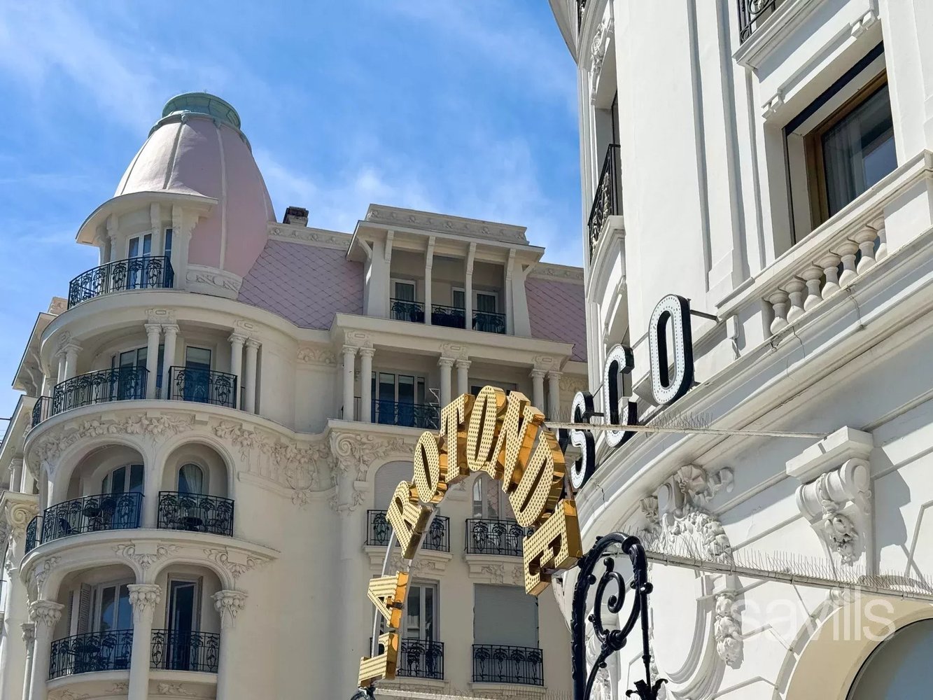 Property photo in Carre d'Or
