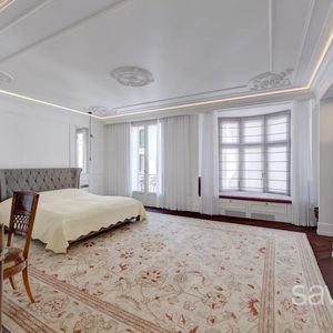 Property in Carre d'Or