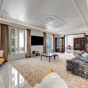 Property in Carre d'Or