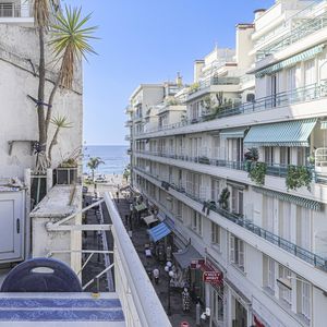 Property in Carre d'Or