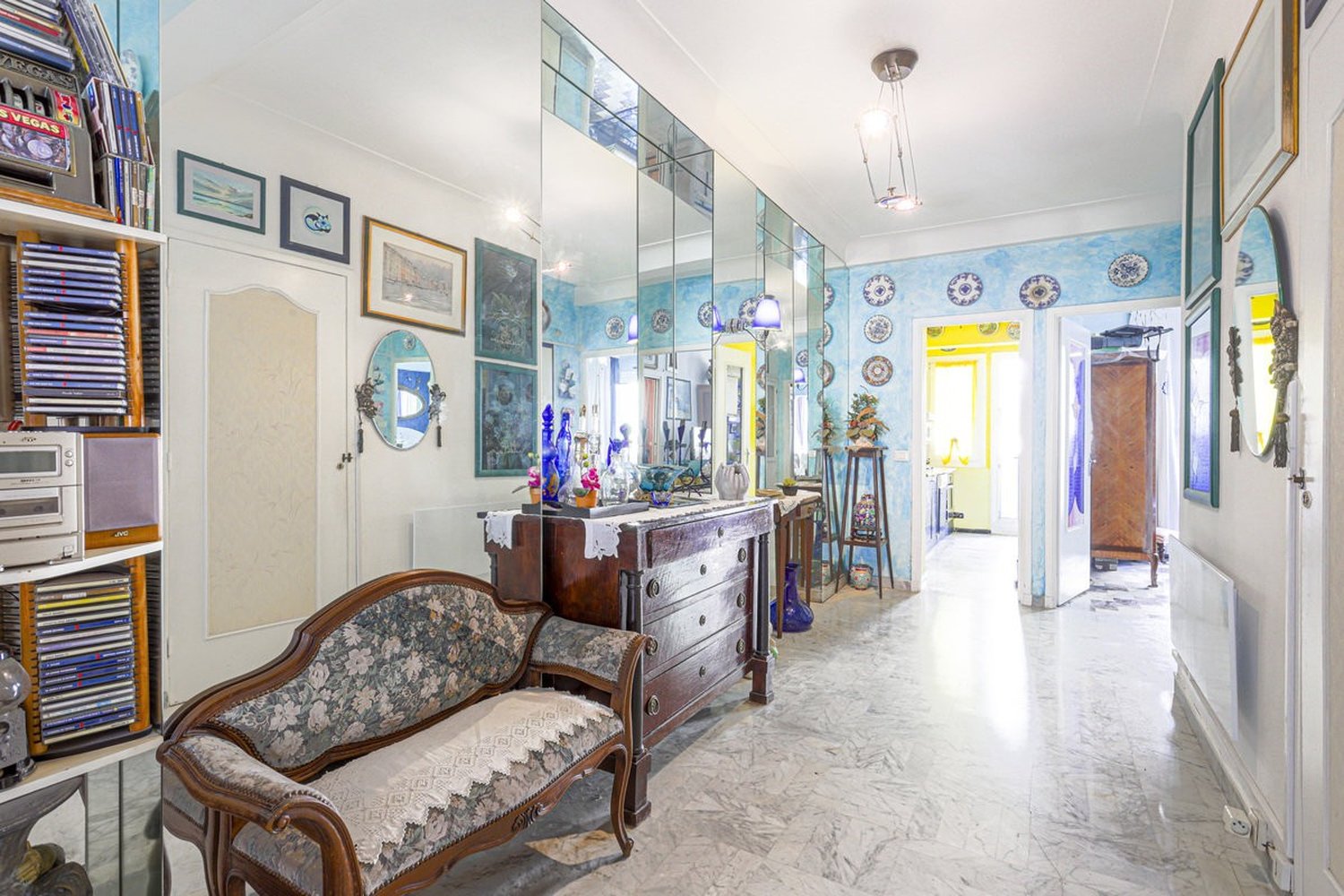 Property photo in Carre d'Or