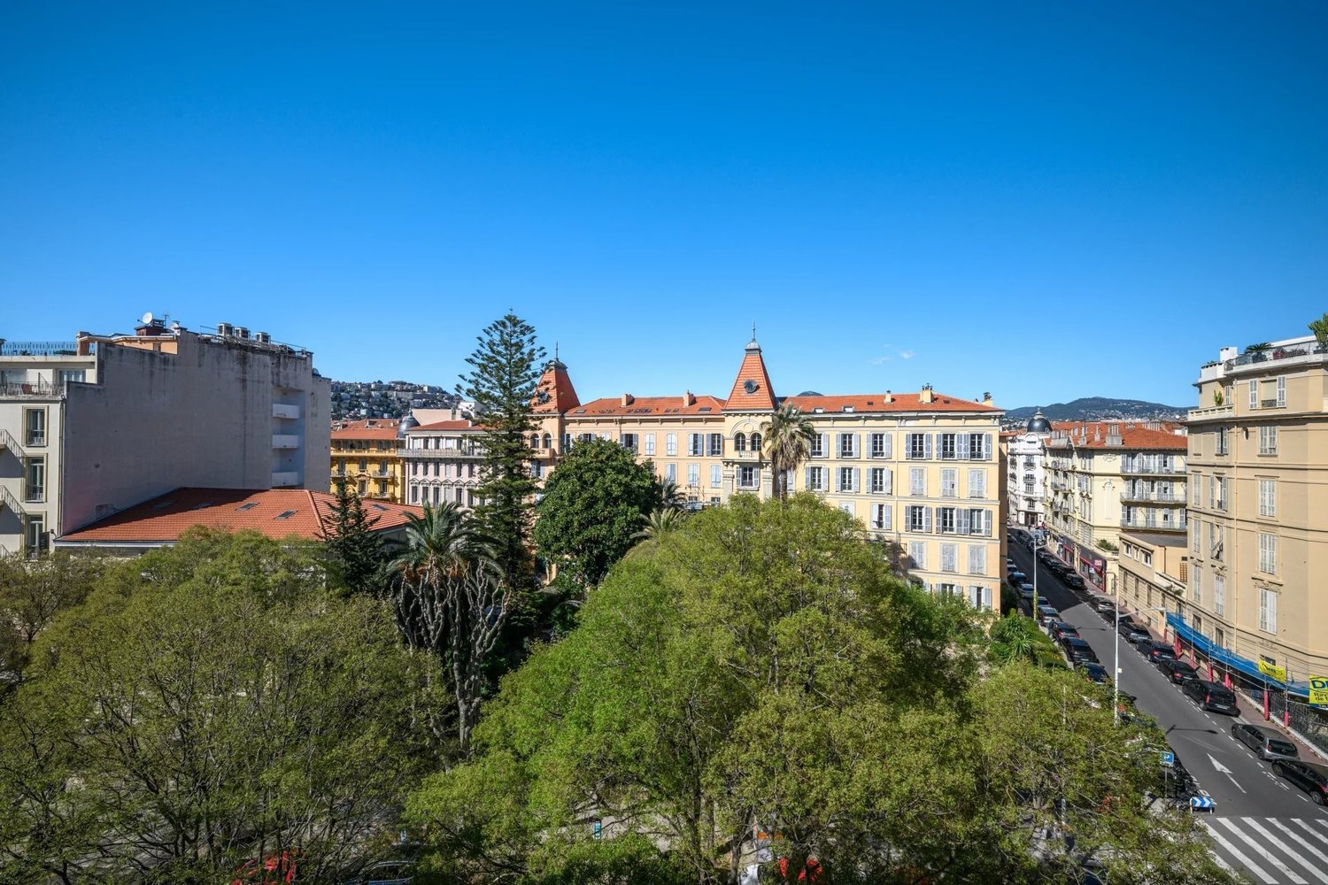 Property photo in Carre d'Or