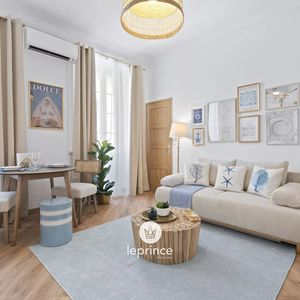 Property in Carre d'Or
