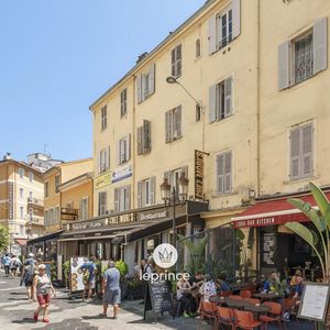 Property in Carre d'Or