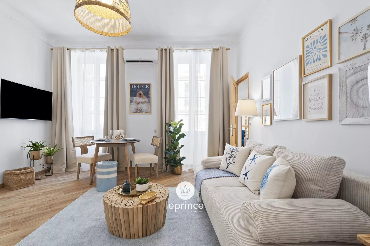 Property photo in Carre d'Or