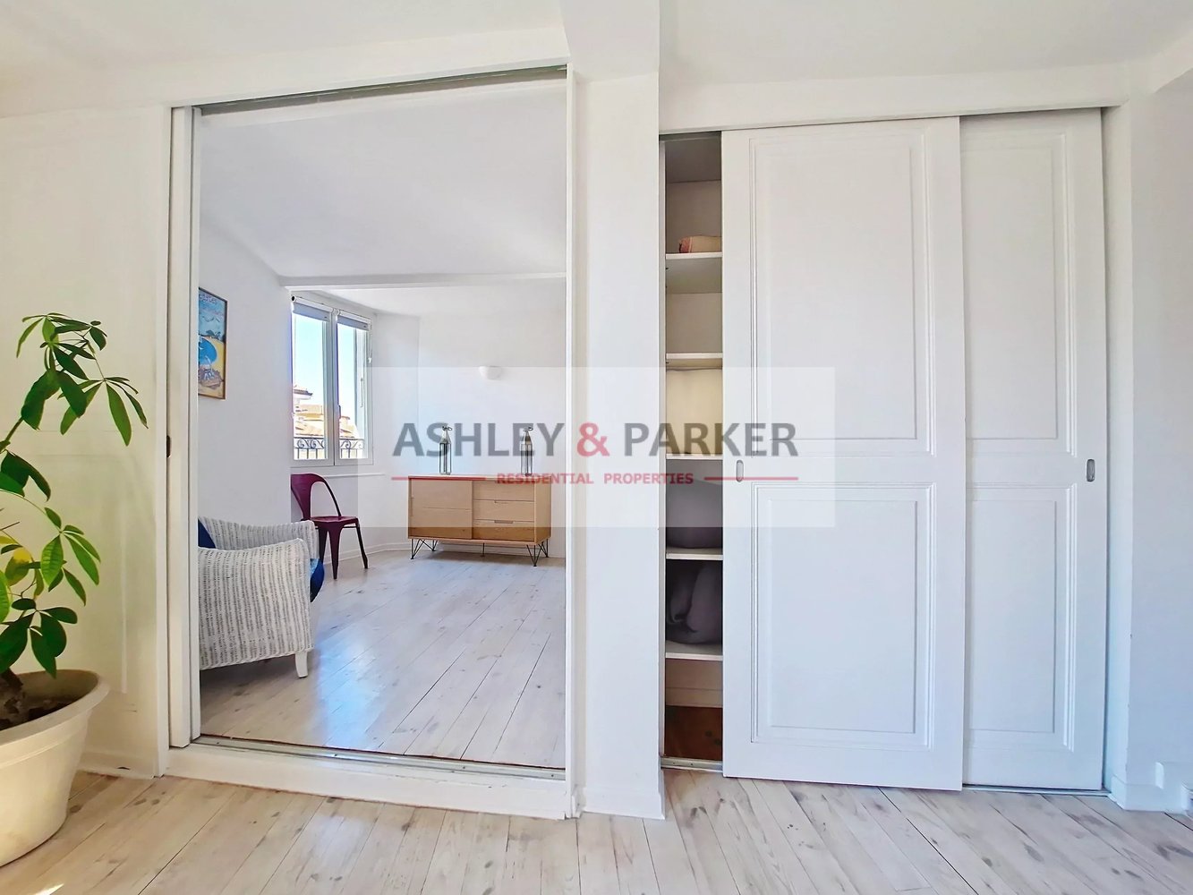 Property photo in Port