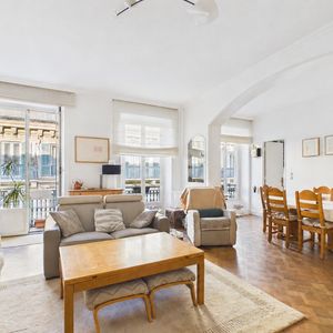 Property in Carre d'Argent