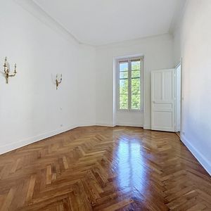 Property in Carre d'Argent