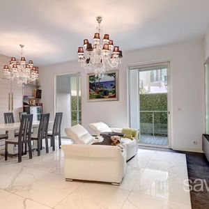 Property in Carre d'Or