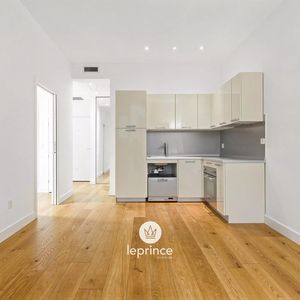 Property in Carre d'Or