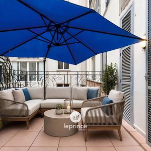 Property in Carre d'Or