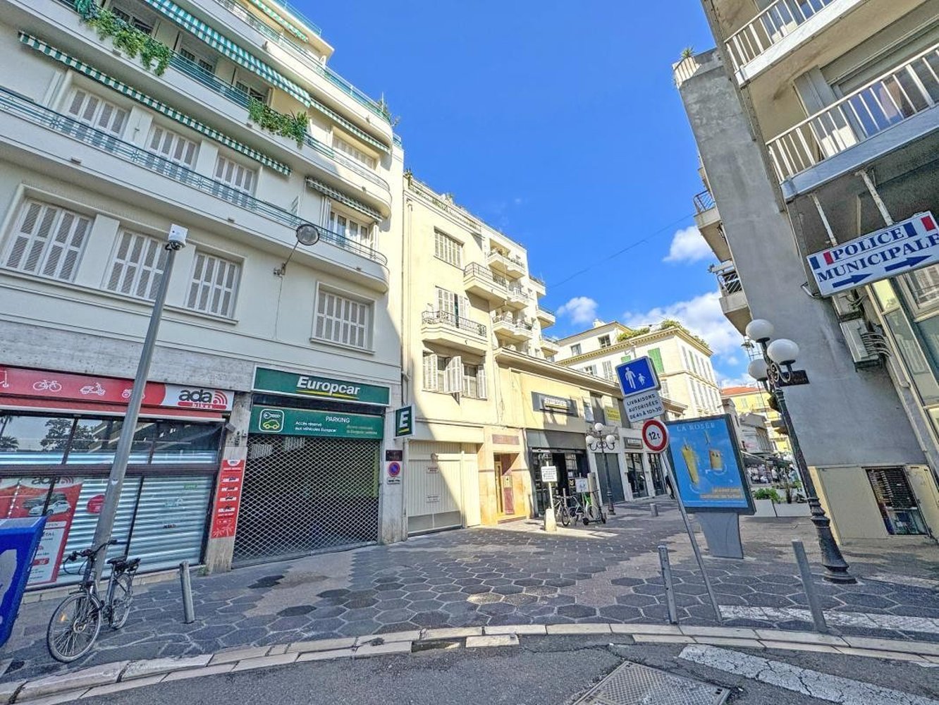 Property photo in Carre d'Or
