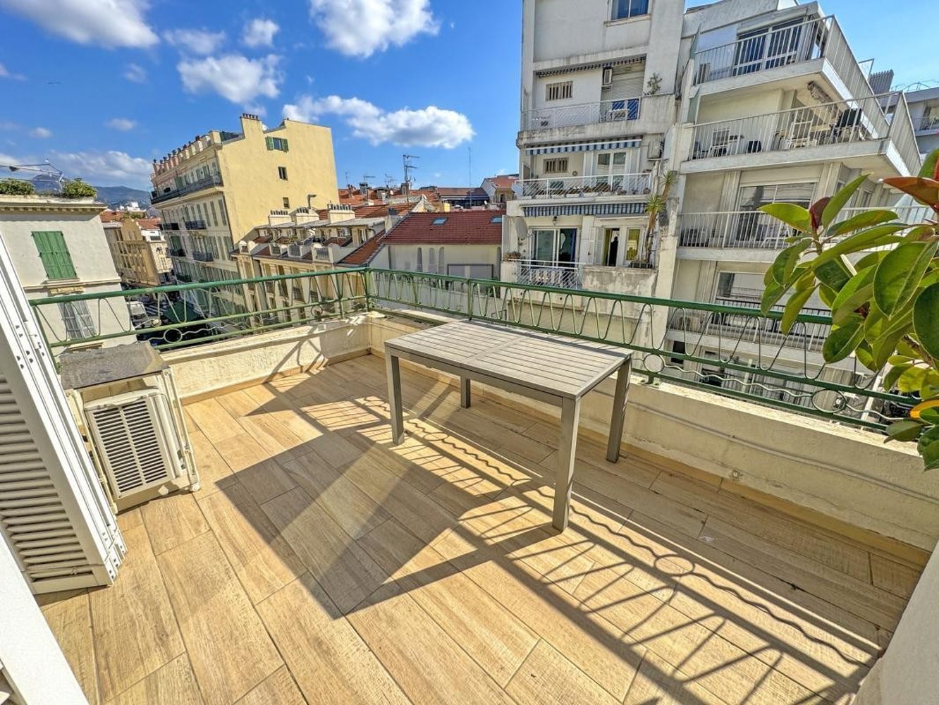 Property photo in Carre d'Or