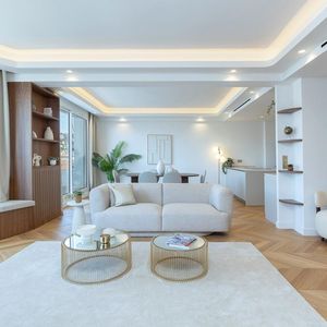 Property in Carre d'Or