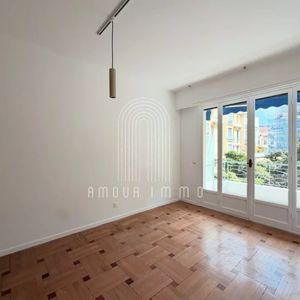 Property in Carre d'Or