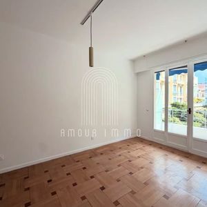Property in Carre d'Or
