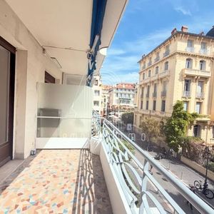 Property in Carre d'Or